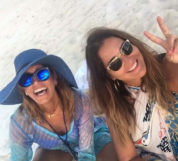 Lili disfrutó de los asombrosos atardeceres en la playa.