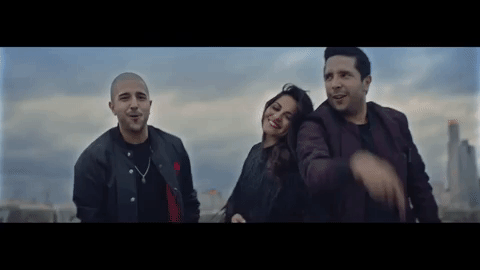 A la actriz y cantante Maite Perroni la hemos escuchado en balada, pop y hasta bachata, por lo que era cuestión de tiempo para que se pasara al reggaeton. En 2017, la cantante presentó el tema 'Loca', en el que colabora con los reggaetoneros Cali & El Dandee.