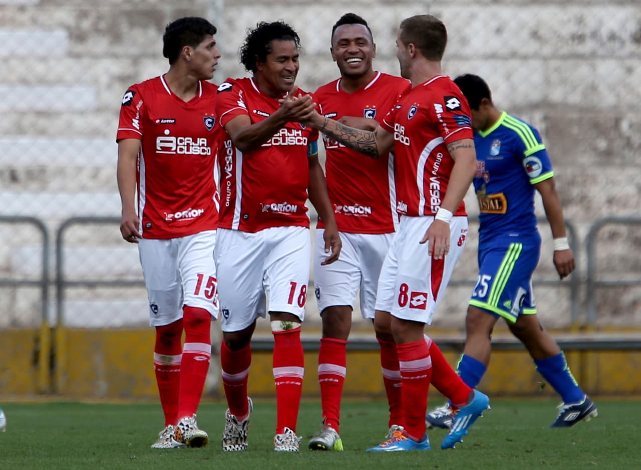 Irregularidades administrativas forzaron una deducción de seis puntos al Cienciano de Perú, que al final del 2015 descendió a segunda división. El equipo recurrió al TAS y logró subir a primera división para el 2017.