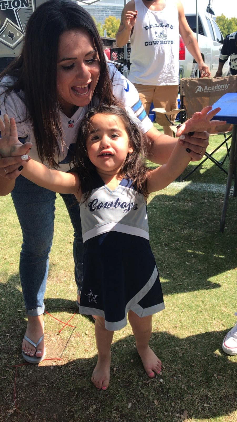 Los Cowboys permitieron la presencia del público, pero nunca indicaron cual era la capacidad máxima permitida en el estadio debido a la pandemia.
<br>