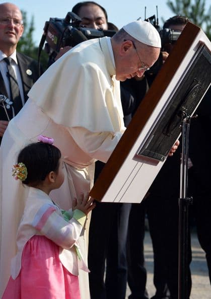 Es por ello que el Vaticano tomó como destino Corea en la primera visita a Asia de Francisco.