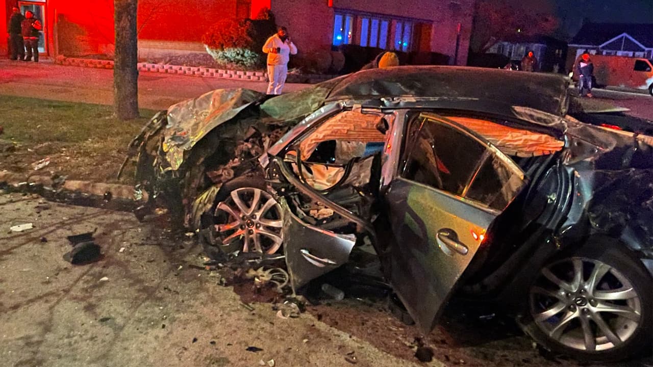 Uno de los ocupantes del Mazda perdió la vida en el Hospital Christ Medical Center.