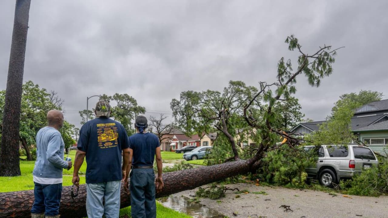 Ayuda de FEMA en Houston: Te decimos cómo aplicar si fuiste afectado por el huracán Beryl