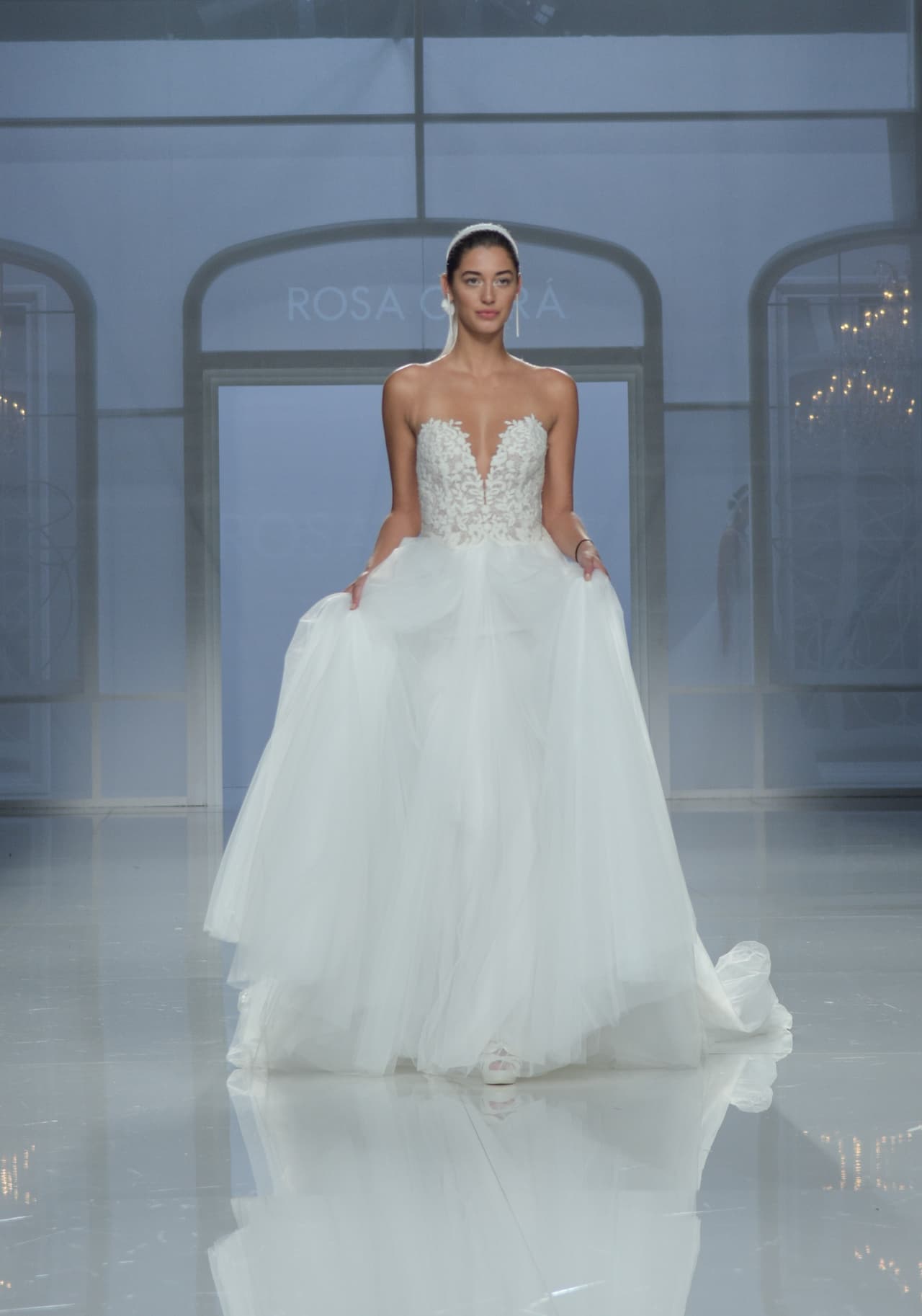 Además, Mariana Downing detalló cómo sería su boda ideal. “En la playa, algo muy simple, con toda mi familia y mis amigos más cercanos”, dijo.