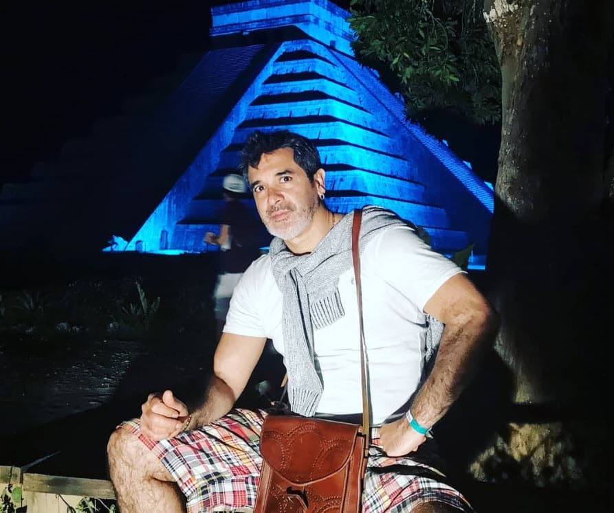 Mannino dijo que 
<b>sus besos eran "delicados" </b>y eso "prendía más" a algunas de sus compañeras, aunque mencionó ser "vergonzoso" al hacer las escenas románticas. 
<br>