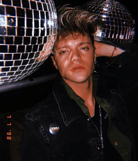 Su arma de seducción es su cabellera.