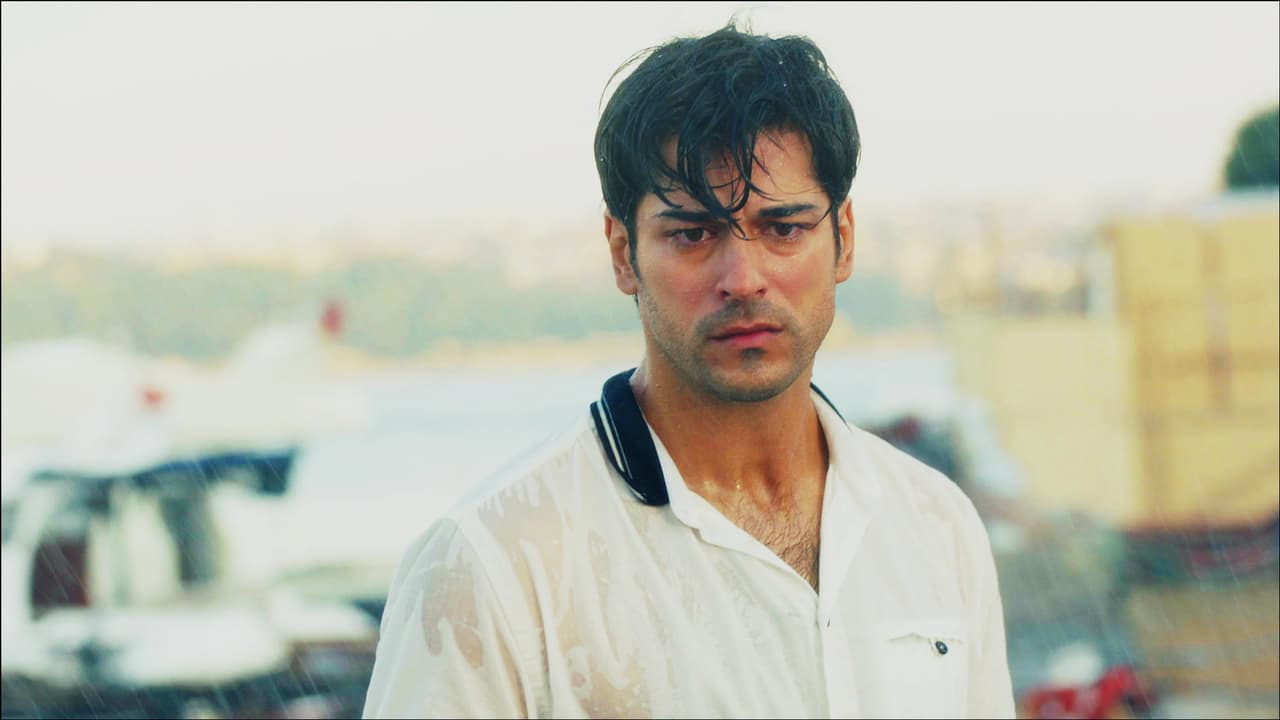 Kemal ha sobrevido a varios momentos difíciles, pero el tener que olvidarse de la mujer que ama ha sido lo peor que le ha pasado, ya que tuvo que separarse de Nihan porque ella estaba comprometida con otro hombre.