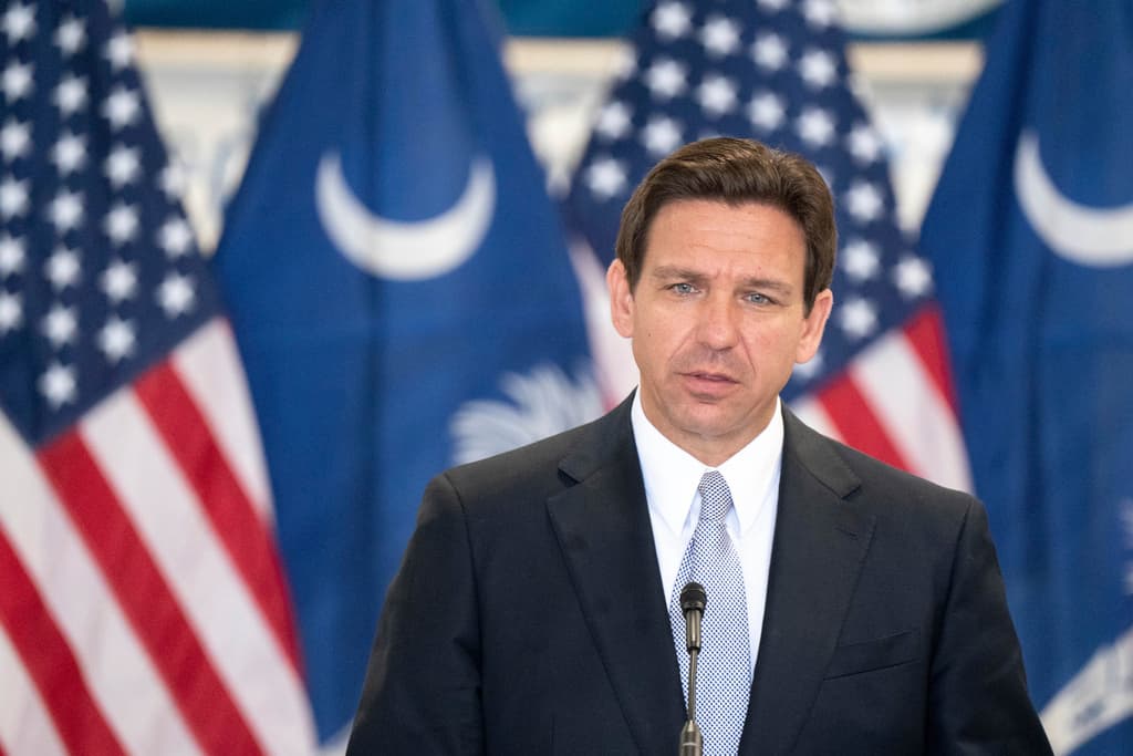 La nueva demanda contra DeSantis por su "policía electoral" y otras "tácticas de intimidación" para votar en Florida