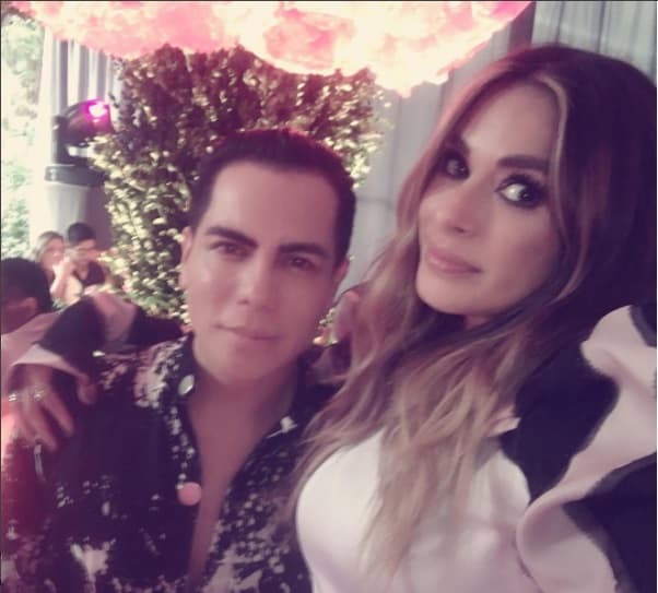 Galilea invitó a dermatólogo Javier Derma, aunque llamó la atención que su compañera Andrea Legarreta no asistiera a la fiesta.