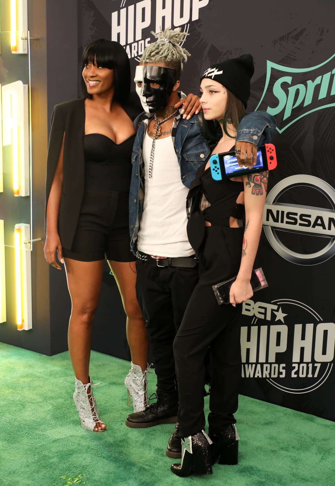 El centro médico quiere que su madre pague la factura completa lo antes posible. Cleopatra Bernard aún tiene que responder a esta demanda en la corte.