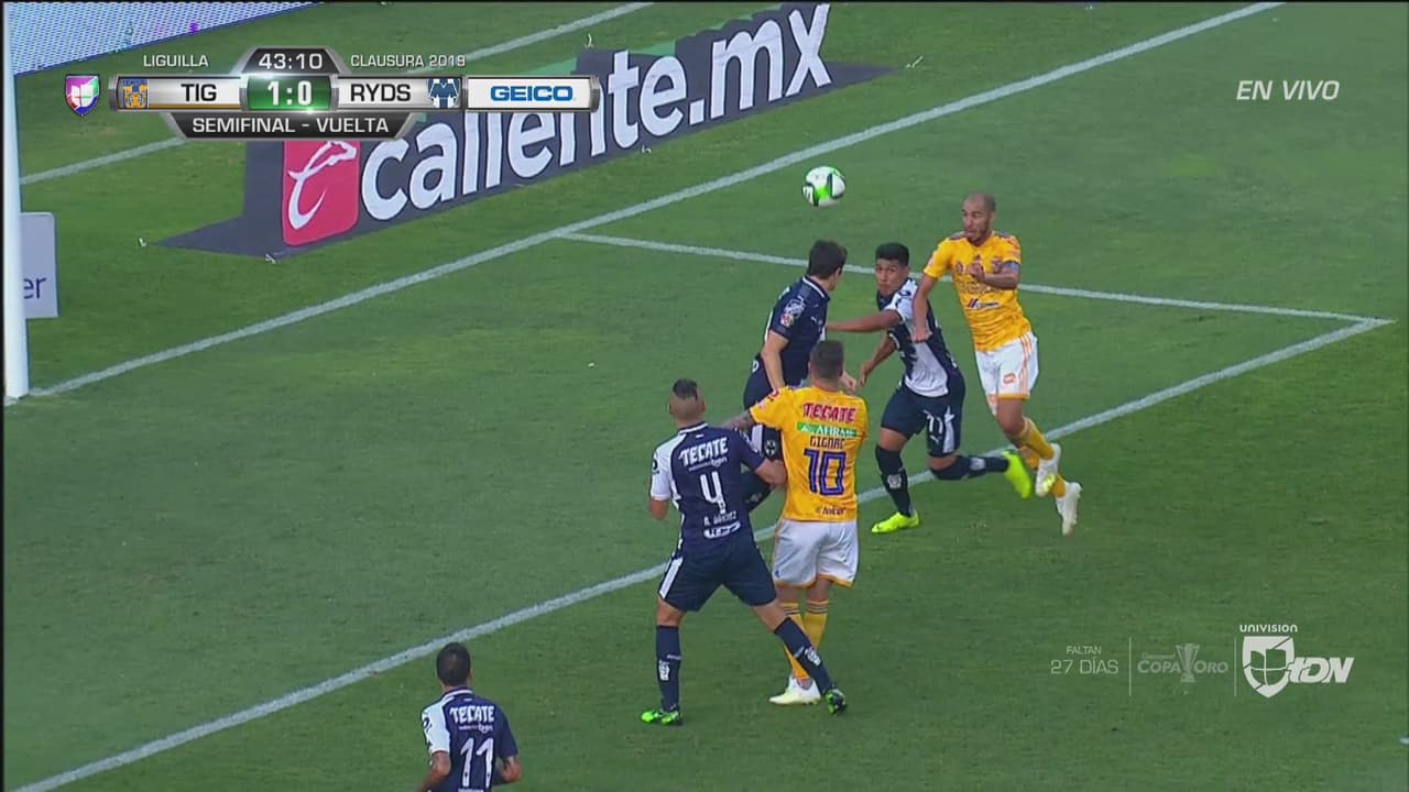 ¡Gol de Tigres! Pizarro se levantó y fulminó a Barovero