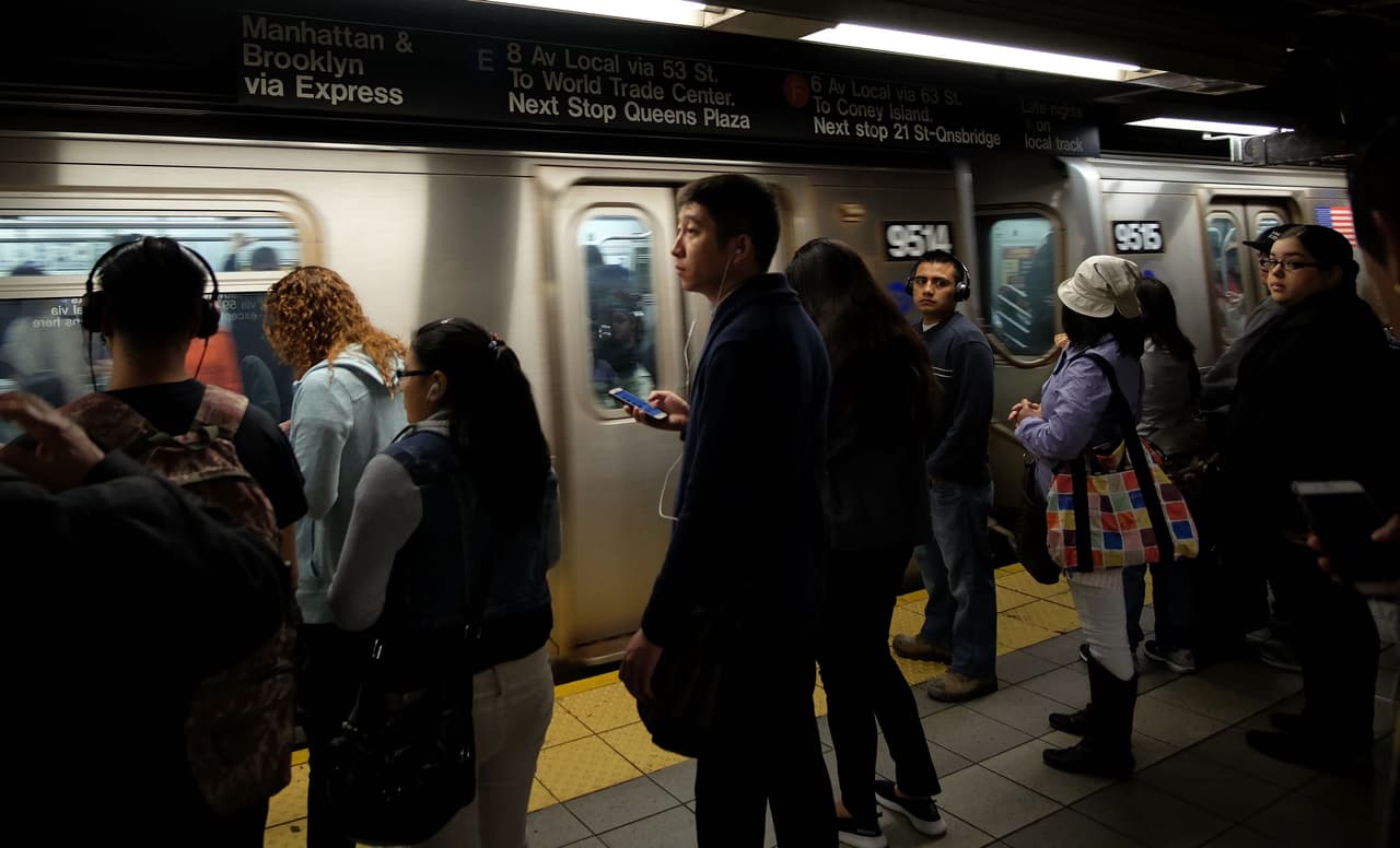 ¿Por qué está disminuyendo el número de pasajeros de transporte público en EEUU?