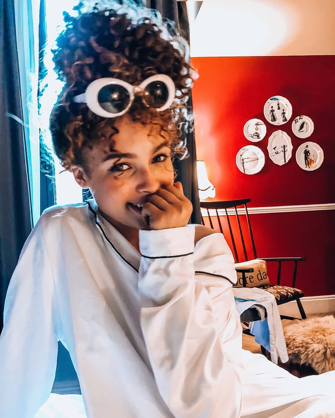 Asimismo, agregó la investigación citada, que búsquedas en sus teléfonos, computadoras portátiles y cuentas de redes sociales no arrojaron nada sospechoso que hiciera pensar que la joven consideraba el suicidio.