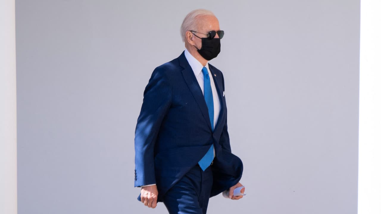 En video. Aumento de impuestos: la nueva polémica entre el presidente Biden y republicanos.
<br>
<br>El plan del gobierno del presidente Joe Biden para reconstruir la infraestructura del país representaría una ventaja para la comunidad hispana, pues es en ese sector donde se generan muchos empleos para minorías, incluida la nuestra. Sin embargo, el tema del aumento de impuestos que implica el mencionado plan eleva la tensión con republicanos.