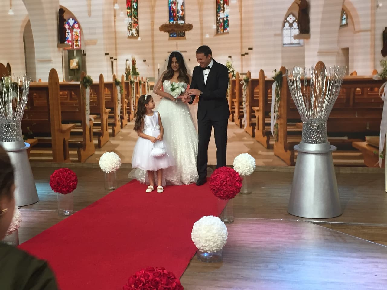 De la mano de Alan Tacher, Maity Iteriano nos mostró lo espectacular que lucirá cuando llegue al altar.