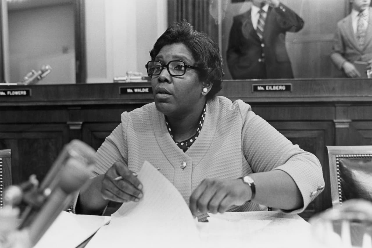<b>Barbara Jordan (1936-1996).</b> Nació en Houston y murió en Austin. Barbara Jordan fue una líder del Movimiento de los Derechos Civiles y se convirtió en la primera afroamericana electa para el Senado de Texas y en la primera congresista afroamericana del sur de EEUU en el Congreso federal.