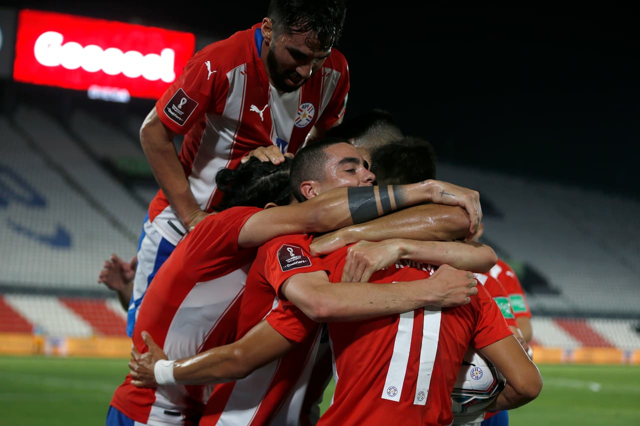 Con dobletes de Ángel Romero y André Carrillo Perú y Paraguay reparten puntos y se conforman con una unidad.