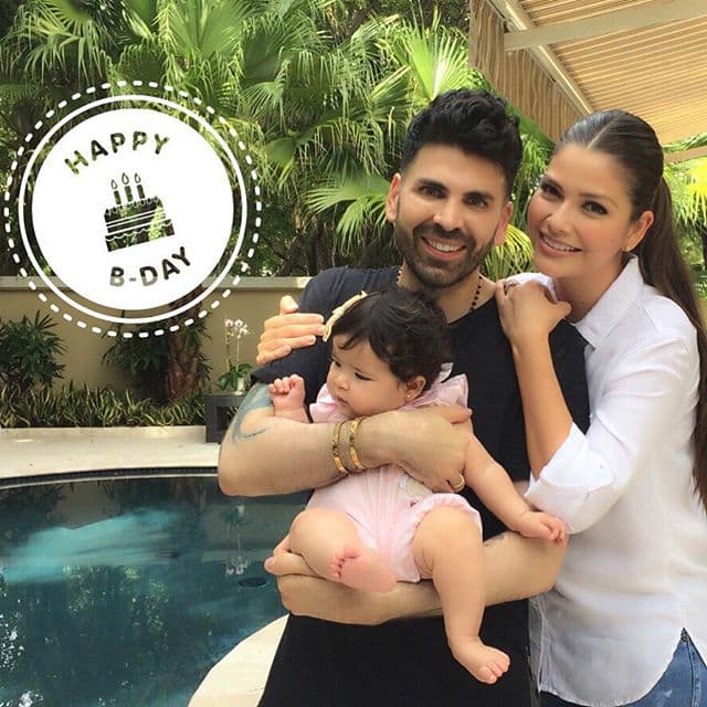 Baby Giulietta y su mamai celebrando al tío Jomari. (11 de octubre)