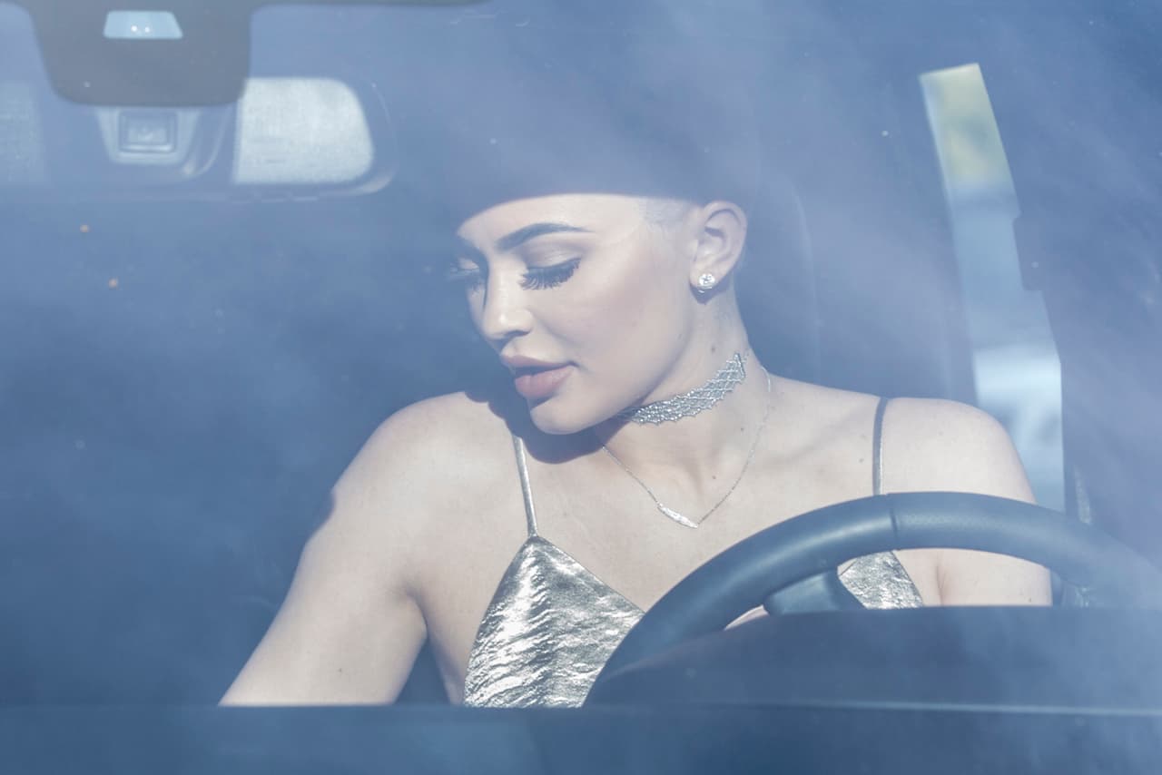 Kylie también tiene una línea de cosméticos y a sus 19 años es millonaria.