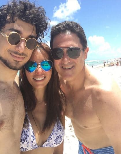 Compartir el tiempo de pareja con sus hijos es una de sus prioridades para mantener la unidad familiar.