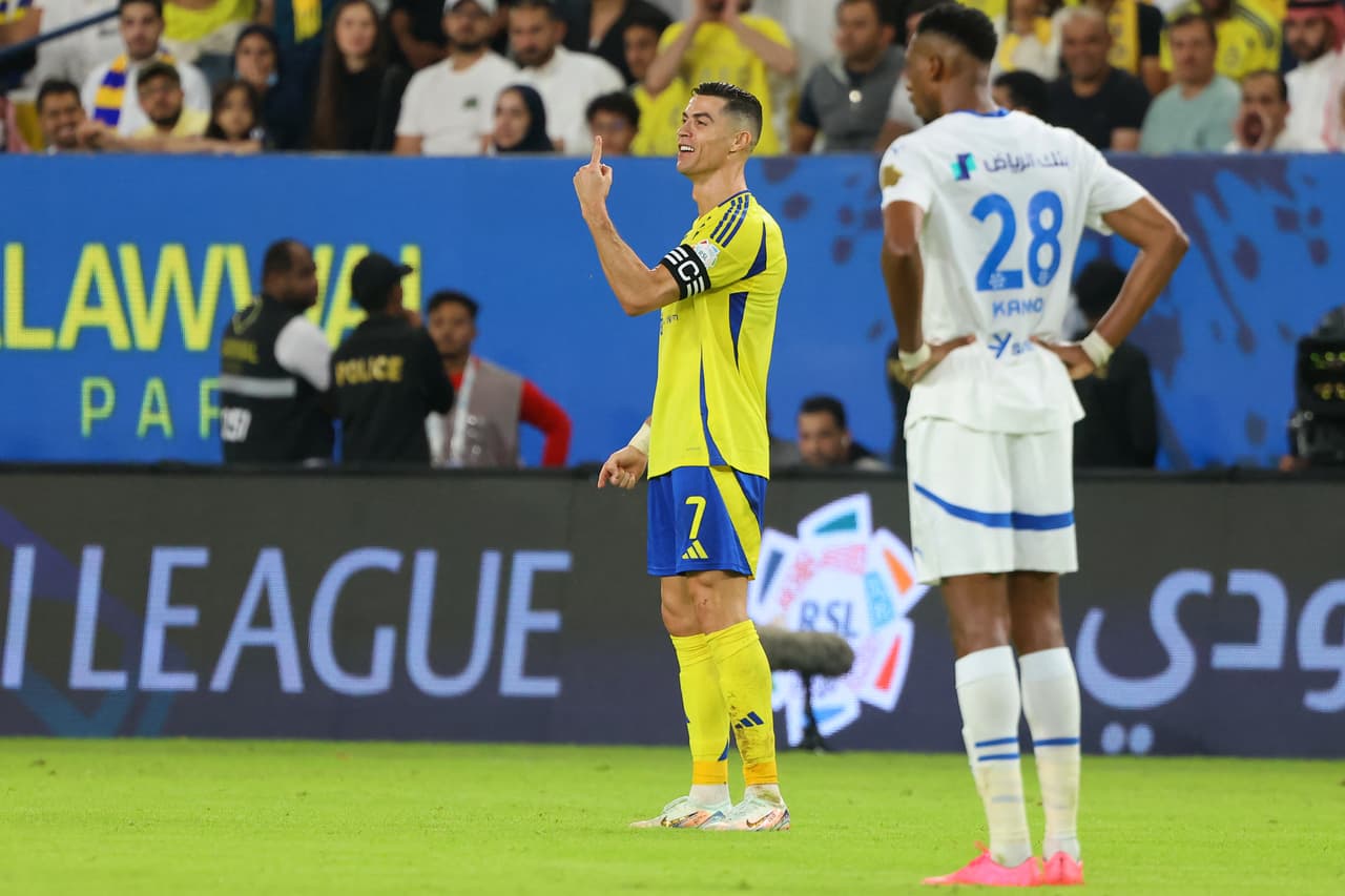 Cristiano protagoniza bronca con árbitros en empate con Al Hilal 