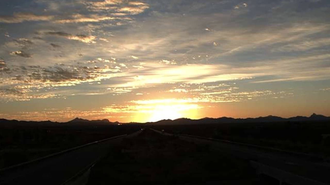 Arizona: cielos despejados y temperaturas en los mediados 90 grados este lunes