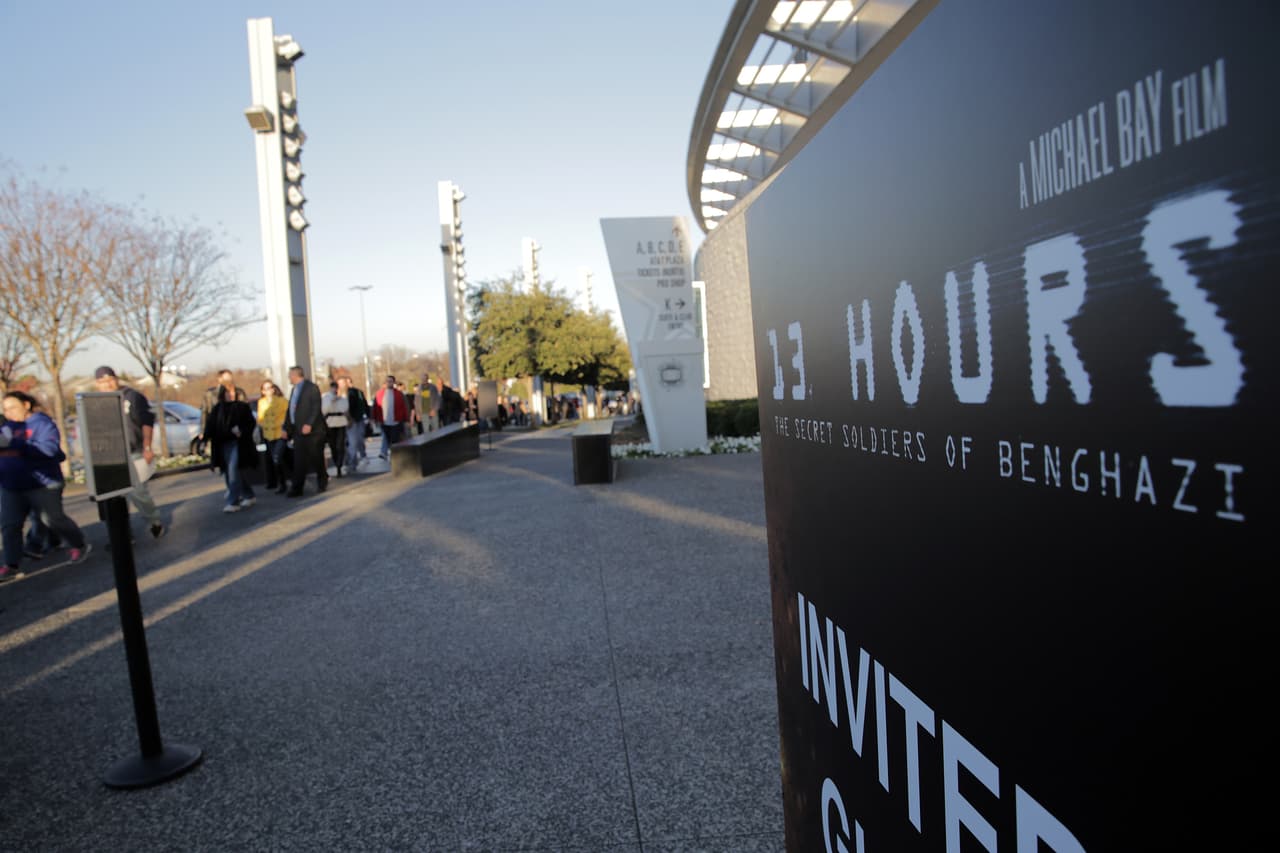 Película se proyectó en el AT&T Stadium en Arlington ante más de 25 mil espectadores
