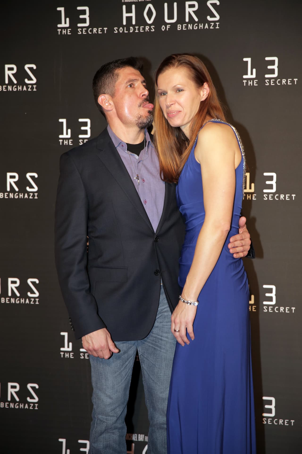 Película se proyectó en el AT&T Stadium en Arlington ante más de 25 mil espectadores