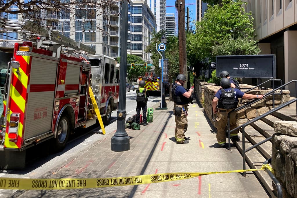 El tiroteo se registró en el edificio ubicado en el 
<b>1100 West Peachtree Street Northwest</b>, donde están las instalaciones del 
<b>Hospital Northside.</b>
<br>