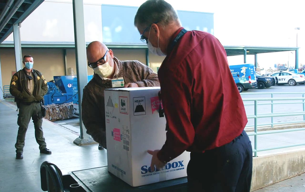 Llega el primer cargamento de vacunas contra el coronavirus al Valle Central