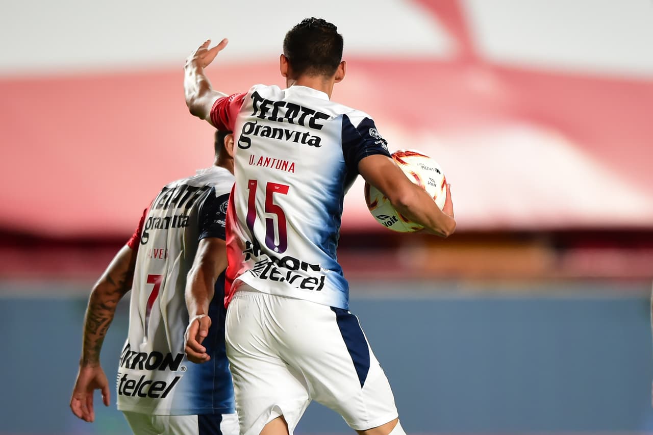 Esperó un balón en el corazón del área para rematar con un firme testarazo. Alexis Vega hizo el de la victoria a los 90+4'.