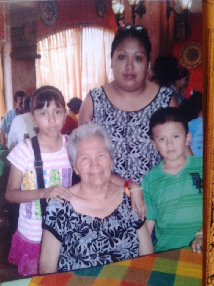 Radioescuchas del show enviaron fotos con sus abuelos.