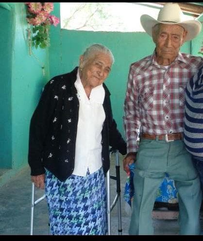 Radioescuchas del show enviaron fotos con sus abuelos.
