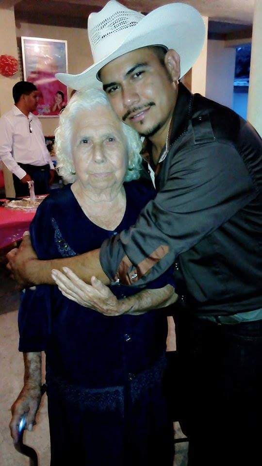 Radioescuchas del show enviaron fotos con sus abuelos.