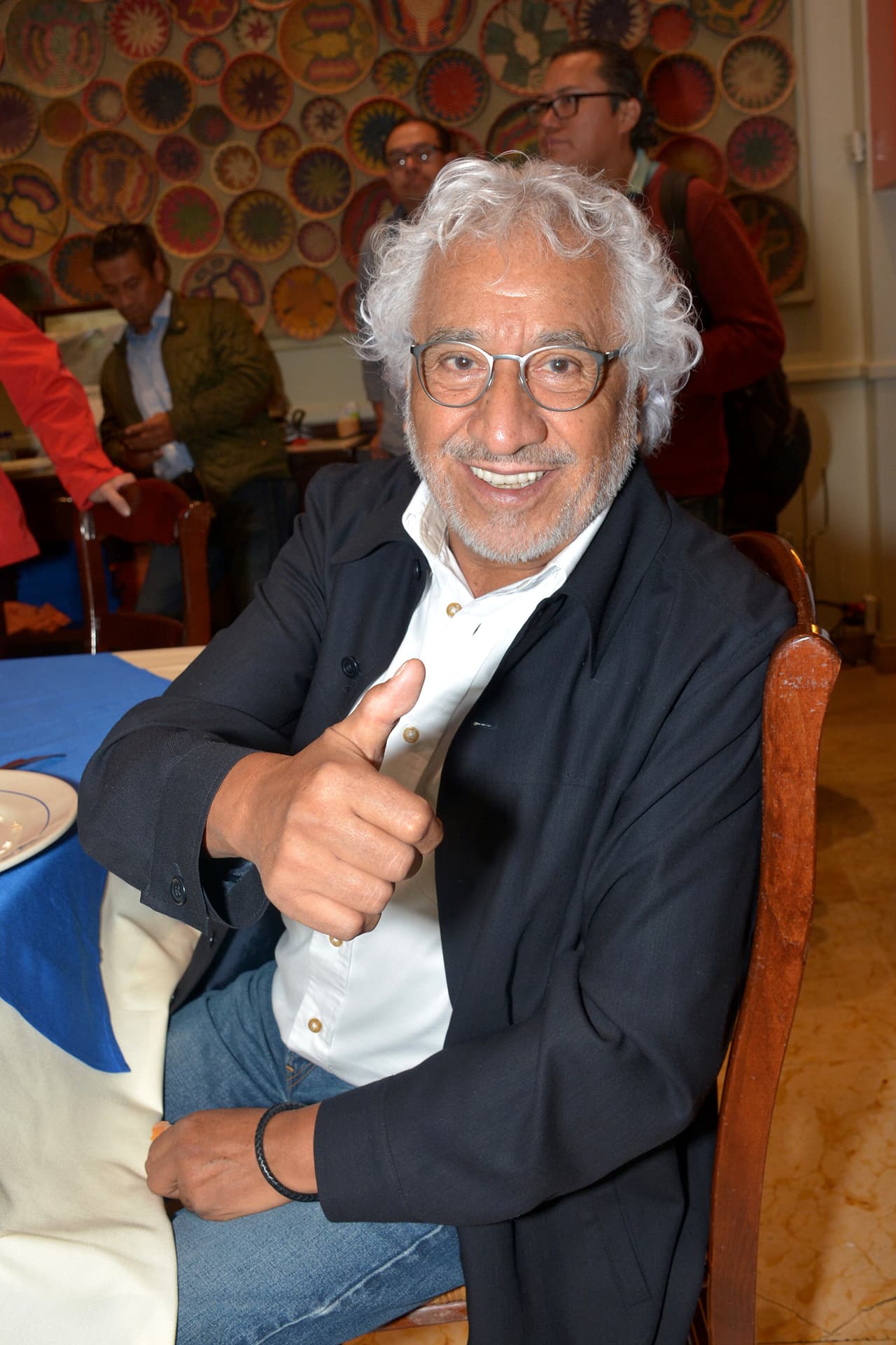 Sobre su boda comentó: “Hicimos una boda en petit comité y me sentí mal porque no invité a muchos cuates, pero nada más entre las dos familias ya llevaba yo 200 (invitados)”.