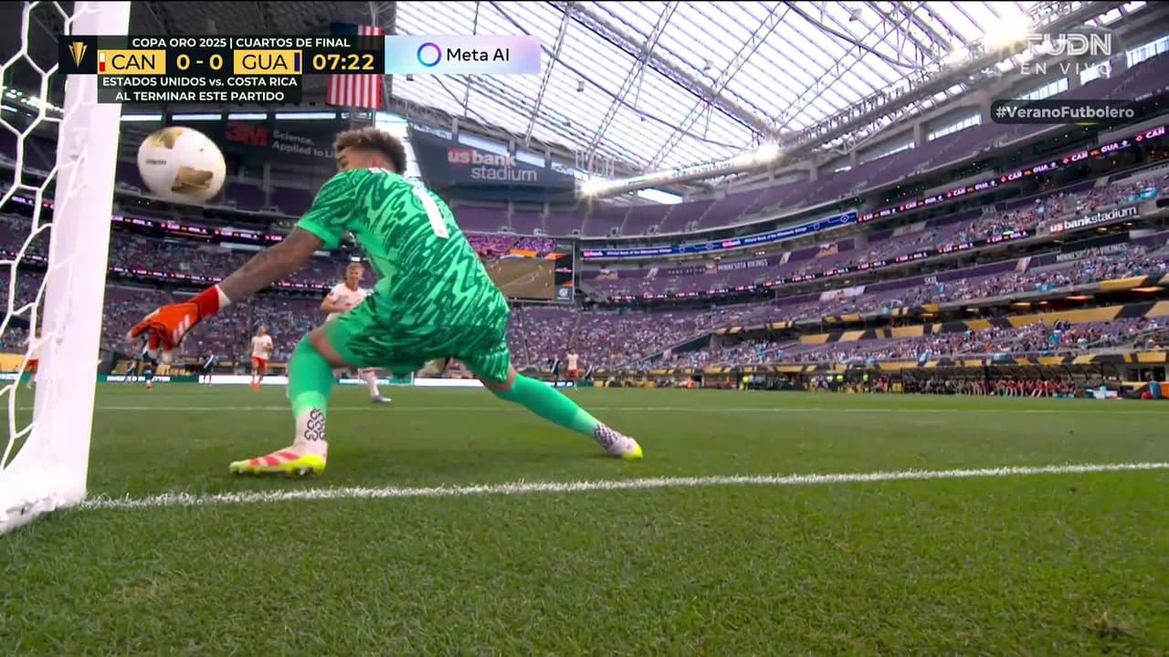 ¡Puro reflejo! St. Clair salva a Canadá del ataque Chapín