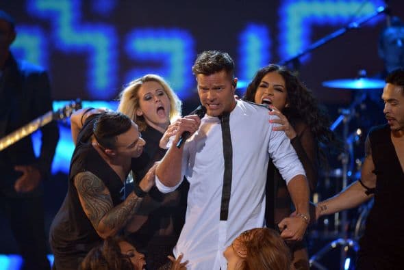 Se llevó los aplausos de la noche con su 'Mordidita'.