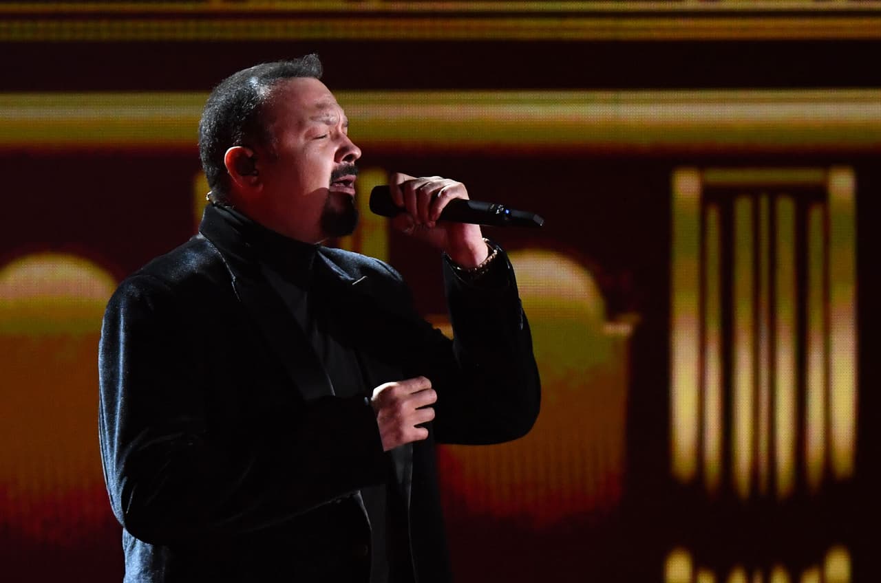 El tributo a José José estuvo a cargo del maestro Pepe Aguilar, quien interpretó 'El Triste'.