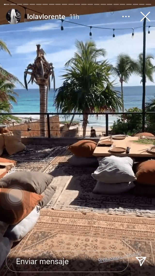 Sin embargo, las circunstancias y restricciones no los dejaron llevar a cabo la boda. Ni la familia del actor podía volar desde Venezuela, su país natal, ni los padres de su esposa desde Argentina. 
<br>