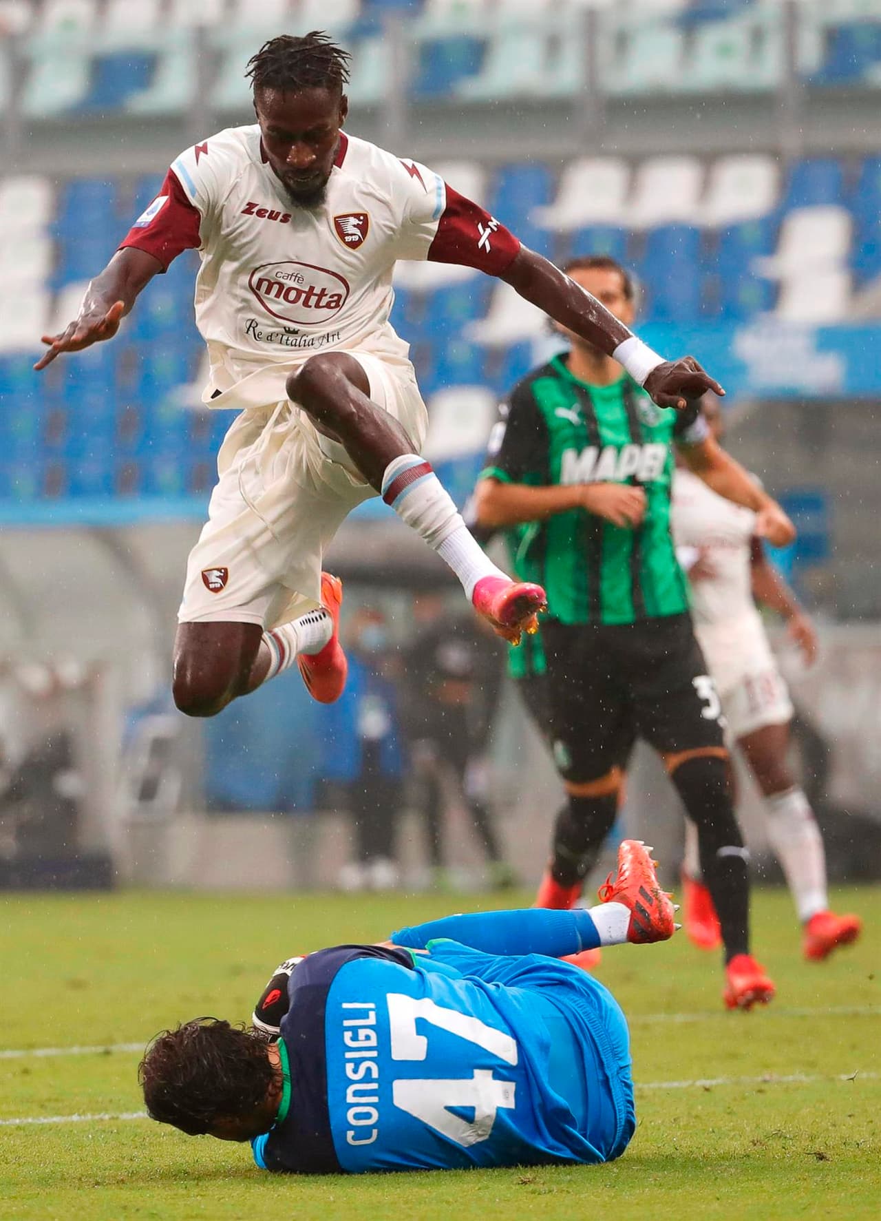 El Salernitana cae 0-1 en el campo del Sassuolo durante la jornada dominical en la Serie, perdiendo su quinto encuentro en lo que va de la temporada y sólo ha podido suma run punto. Domenico Berardi le dio la victoria a los locales.