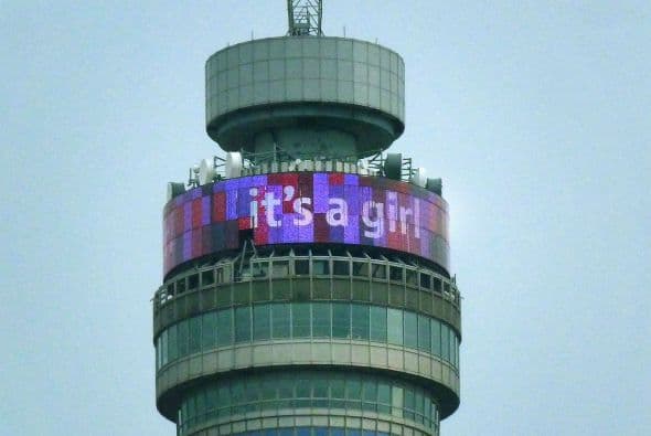 Justo después del anuncio, el mensaje "¡Es una niña!" apareció en la torre BT en el centro de Londres.