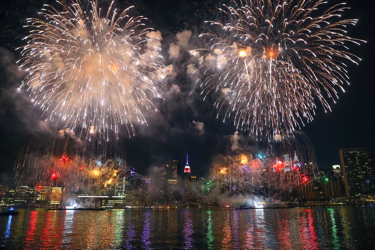 Este 
<a href="https://www.univision.com/temas/4-de-julio">4 de Julio</a> los fuegos artificiales de Macy's serán los "más grandes" hasta la fecha, anunció la compañía, después que el espectáculo del año pasado tuviera que ser "reimaginado" debido a la pandemia de coronavirus.