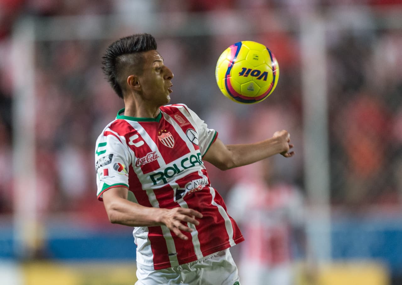 Roberto Alvarado pasa de Necaxa al Cruz Azul.