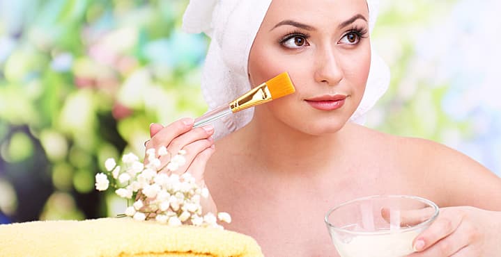 Si no tienes mucho tiempo para arreglarte. Cada vez hay más tratamientos de maquillaje semipermanente.