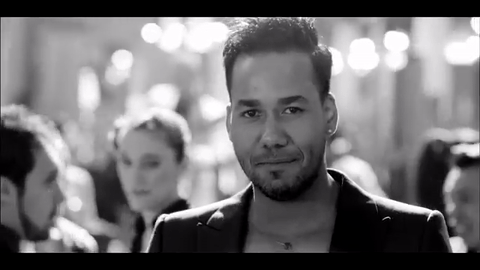 Pero eso no es todo, también tiene que tener un buen sentido del humor para hacer feliz a Romeo.