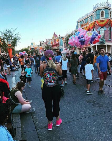 Aracely Arámbula se olvidó del trabajo para disfrutar de sus hijos en Disneyland el pasado 30 de octubre.