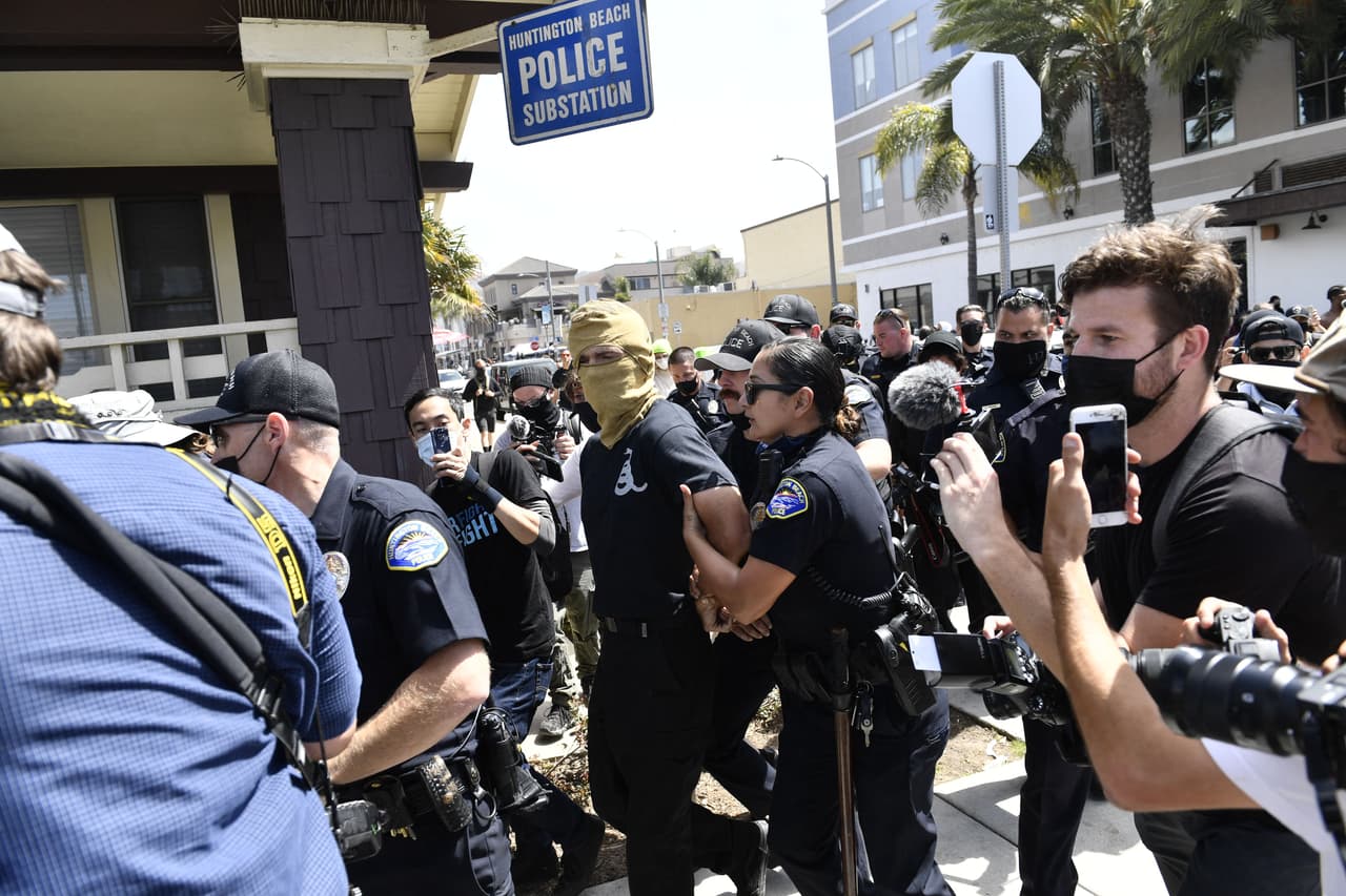 La manifestación “White Lives Matter” es parte de un grupo coordinado a nivel nacional de protestas de supremacistas blancos planificadas en todo el país en varias ciudades.
<br>