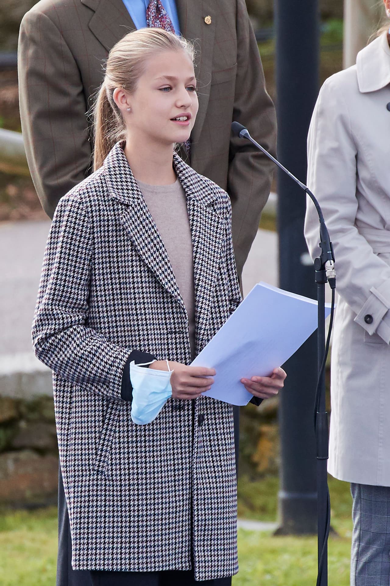 El programa en el que participará la princesa Leonor consta de dos cursos (2021-2022 y 2022-2023) e incluye materias de ciencias y de letras. Sus actividades incluirán un programa de creatividad, en el que tomará estudios de teatro, música, arte, deportes y servicio a la comunidad.