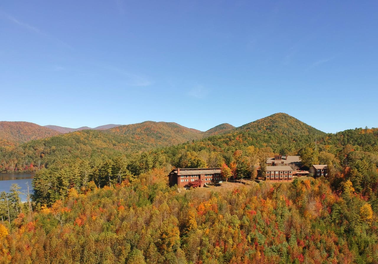 <b>Unicoi State Park & Lodge</b>. Unicoi ofrece un lodge y restaurante.