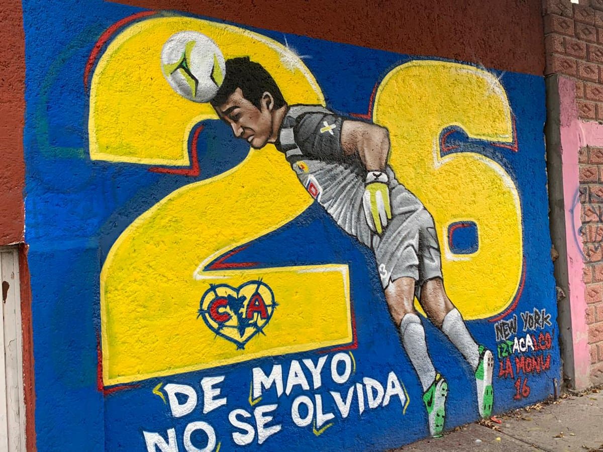 Mural de Moisés Muñoz en Iztacalco alusivo a la final ganada en el estadio Azteca frente a Cruz Azul.